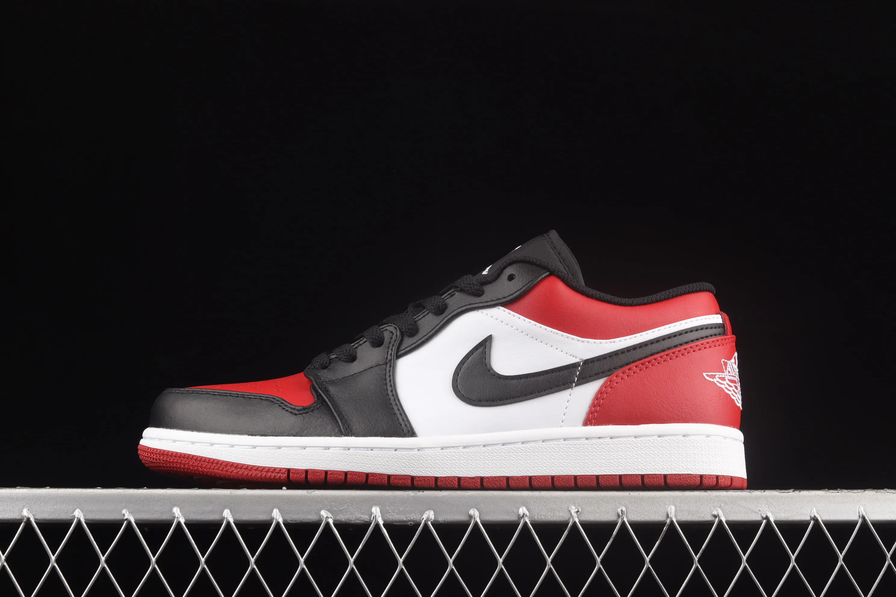 All categories Air Jordan Jordan series basketball shoes Air Jordan 1 Low G version pure original Air Jordan 1 Low AJ1 Joe 1 black red toe low-top cultural basketball shoes 553558-612